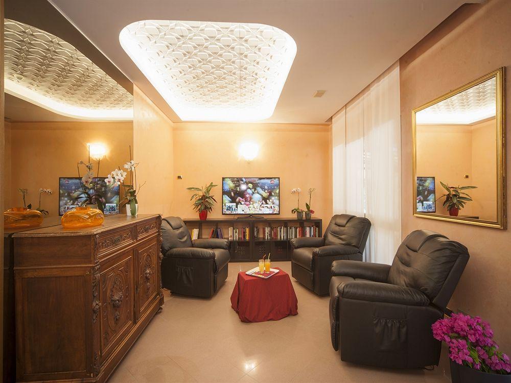 Hotel Manola Rimini Bagian luar foto