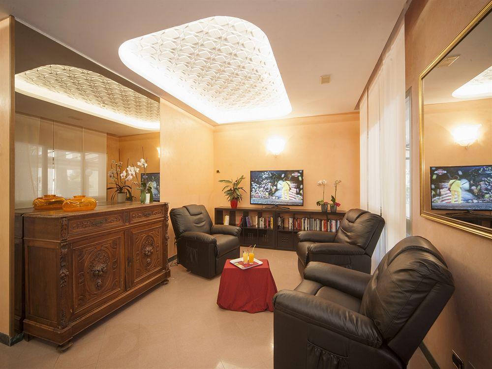 Hotel Manola Rimini Bagian luar foto